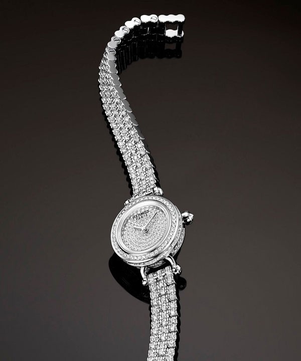 Hermès(爱马仕)推出一款巧夺天工的钻石腕表 闪耀瞩目(图3) Hermès(爱马仕)推出一款巧夺天工的钻石腕表 闪耀瞩目(图3)