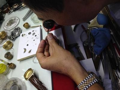欧米茄表清洗多少钱？如何做好欧米茄保养工作？(图4)