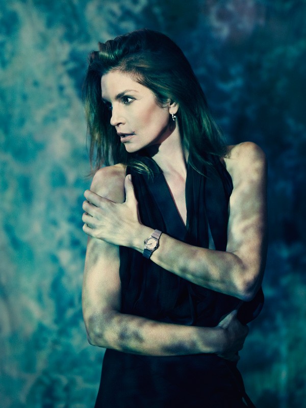 欧米茄荣耀庆祝与辛迪·克劳馥(Cindy Crawford) 合作二十周年(图4)