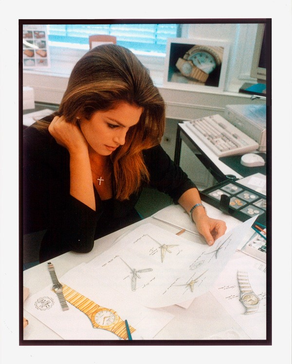 欧米茄荣耀庆祝与辛迪·克劳馥(Cindy Crawford) 合作二十周年(图6)