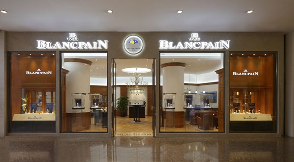 宝珀中国第十家直营店在上海国金中心商场正式耀目登场(图2)