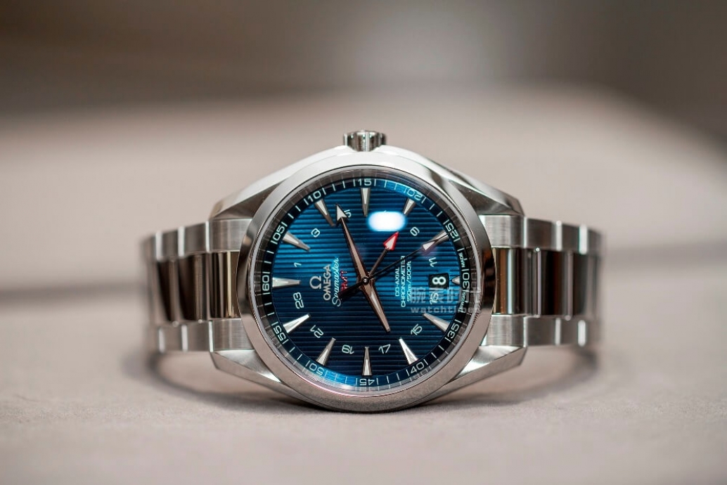 海马Aqua Terra 15周年，世界时就是要加世界地图吗？
