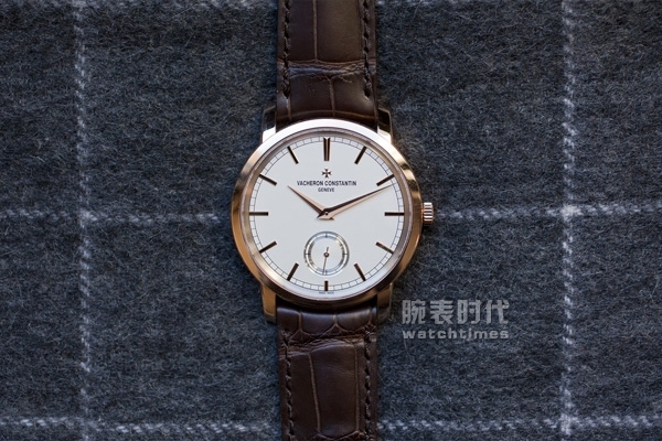 2谁是最美小三针？两款顶级正装表比较