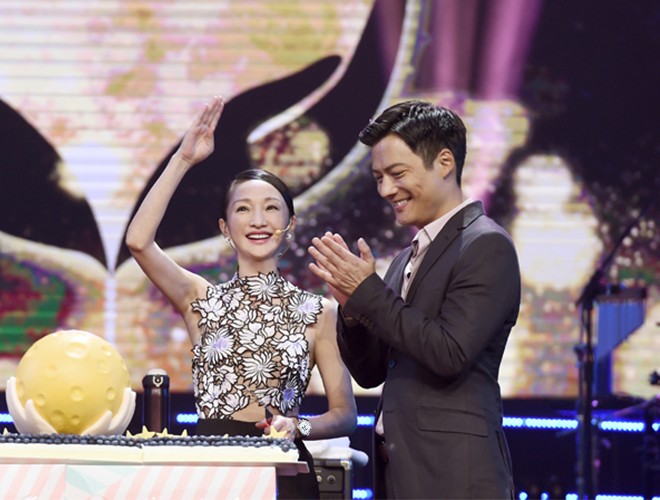 周迅佩戴万国表柏涛菲诺系列 出席“ONE NIGHT给小孩”关爱残障儿童公益演唱会(图3)