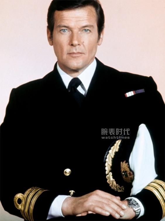 欧米茄海马配海军，再来个007客串一下，完美！