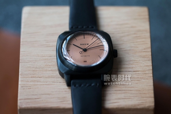 4000多买只限量25枚的枕形表，怎么样？