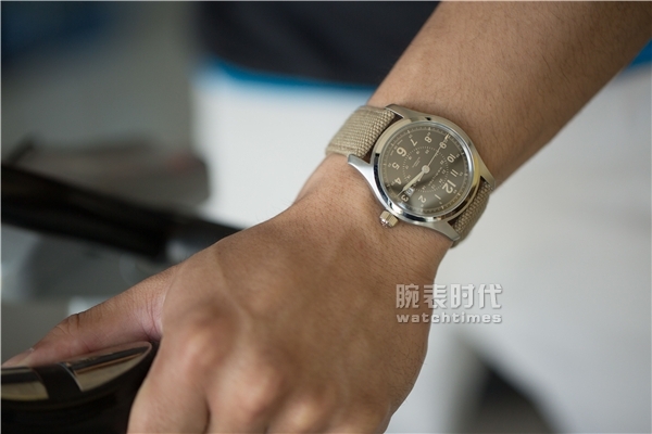 再亲民的汉米尔顿也要看搭配！