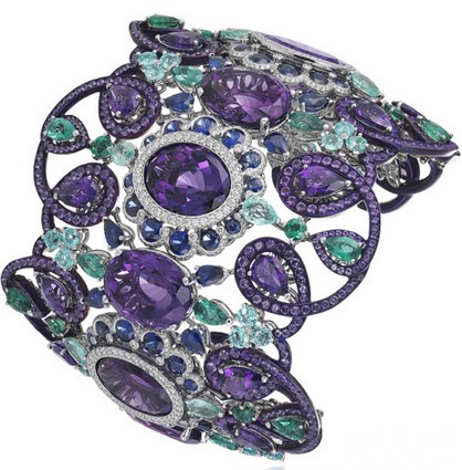 品牌Chopard成为了法国时装协会里尊贵的“珠宝成员”(图4) 品牌Chopard成为了法国时装协会里尊贵的“珠宝成员”(图4)