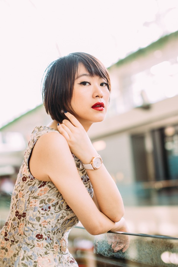 黄璐佩戴宝珀女装系列偏心逆跳银河腕表 彰显女性的璀璨与高雅(图5)