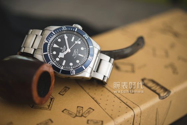 到处都能看时间，手表为什么没被淘汰？(图1)