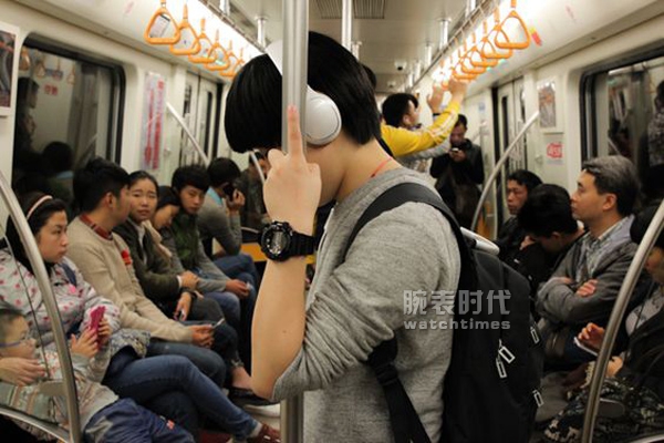适合20几岁男人的手表品牌(图12)