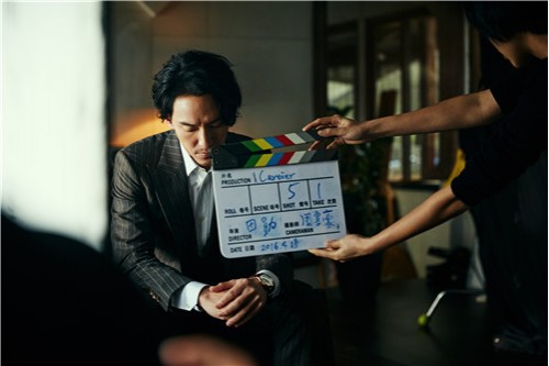 张震真我演绎全新Drive de Cartier系列腕表 可谓水到渠成(图1) 张震真我演绎全新Drive de Cartier系列腕表 可谓水到渠成(图1)