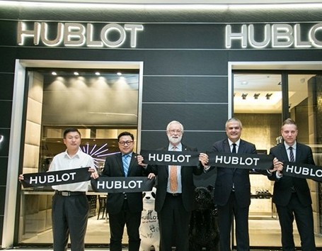 市场不好，要淡出中国？奢侈品牌：我偏不，市场不好，我也要继续开店(图3)