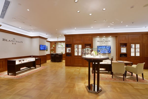 Blancpain宝珀在澳门盛大开启了其全新精品专卖店(图5)