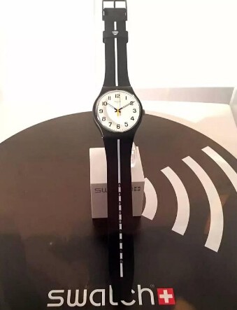斯沃琪表推出首款具有移动支付功能的腕表Swatch Bellamy(图2) 斯沃琪表推出首款具有移动支付功能的腕表Swatch Bellamy(图2)