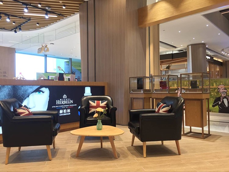 好消息！瑞士迪沃斯DAVOSA-万表城市体验店开业啦(图5)