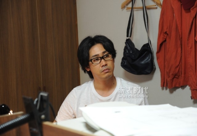 论遇到僵尸如何保命的问题：当然是选劳力士啦！(图9)