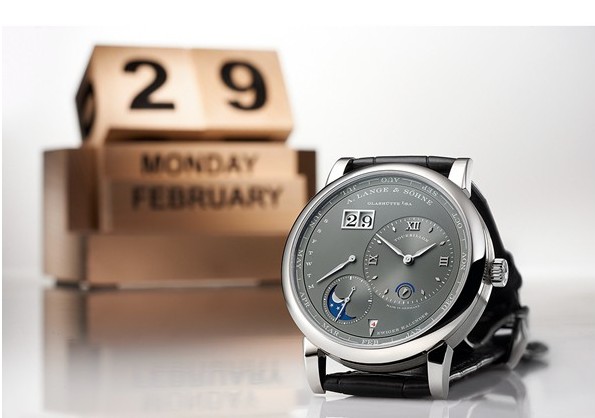 朗格推出全新LANGE 1 TOURBILLON PERPETUAL CALENDAR白色18K金款式腕表(图2) 朗格推出全新LANGE 1 TOURBILLON PERPETUAL CALENDAR白色18K金款式腕表(图2)