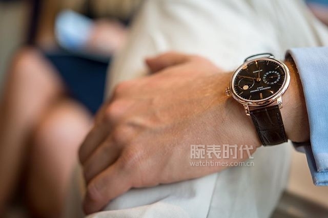 2万元的康斯登正装月相，双十二的备选项？(图6)