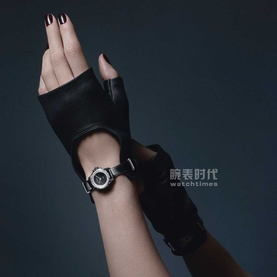 香奈儿:香水要N°5，表要J12！(图19)